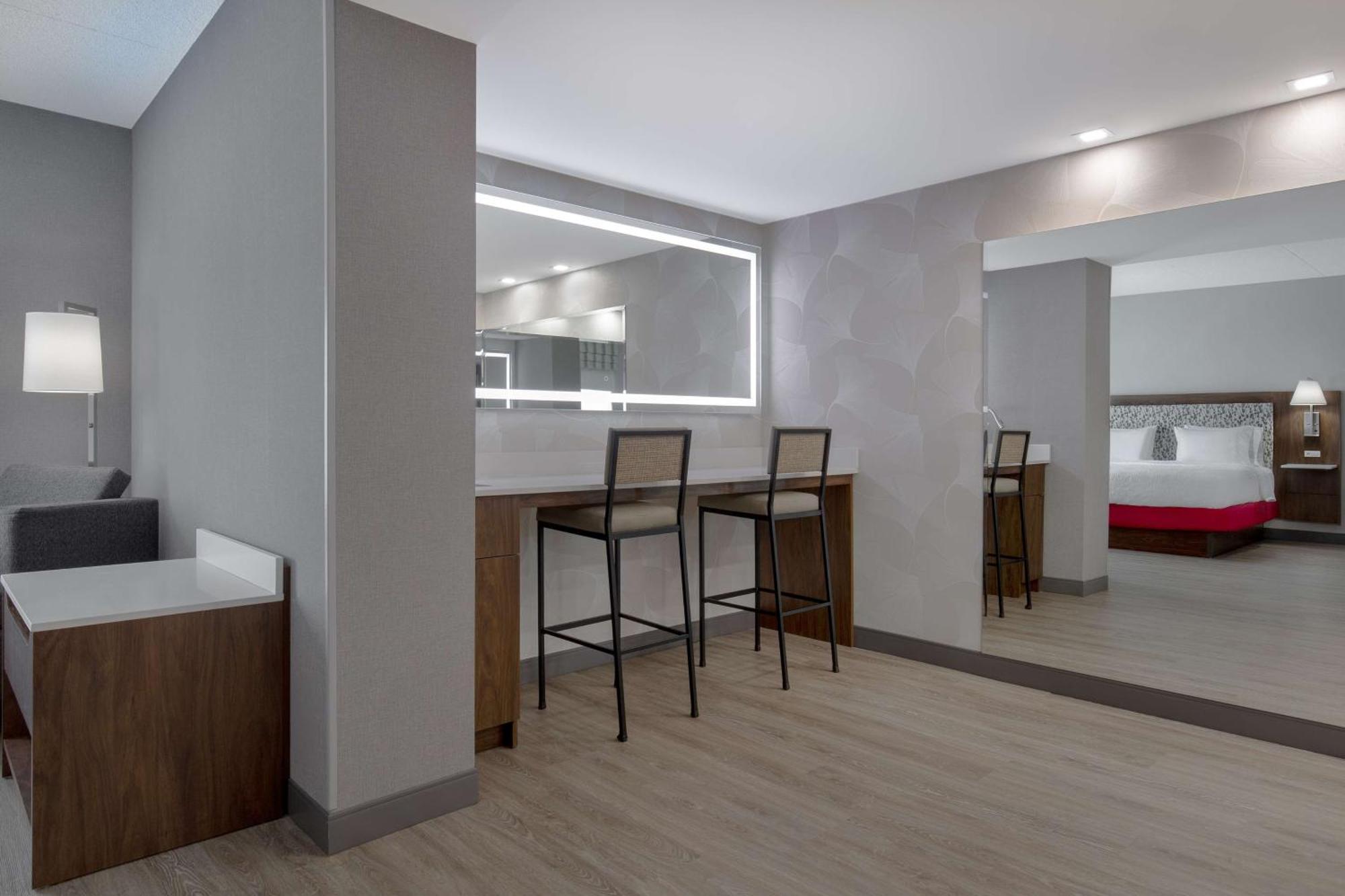 Hampton Inn By Hilton Brampton - Toronto Bagian luar foto